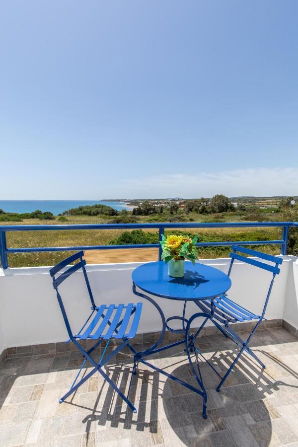 Villa White Blue